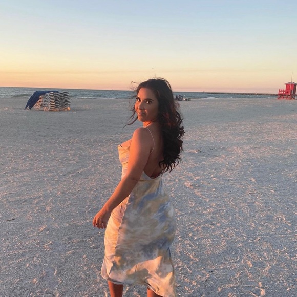 STUNNING cowl neck slip dress with a dreamy print size S - Picture 1 of 4